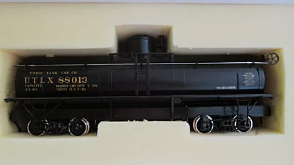 98019 Precision Scale Painted UTLX Tank Car, black, metal Collection Item