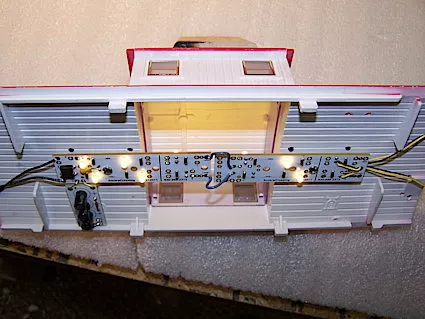 CENTER CUPOLA CABOOSE 12 LED LIGHT KIT, marker lights and ANTI-FLICKER BATTERY