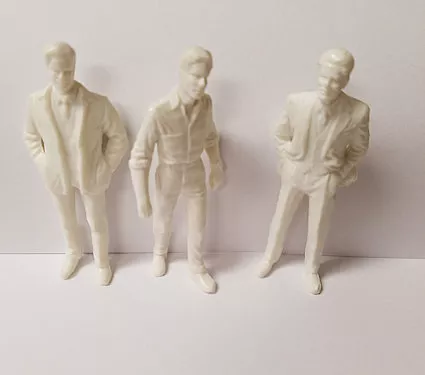 JTT 97126 Unpainted Figures, Men (3 pieces)