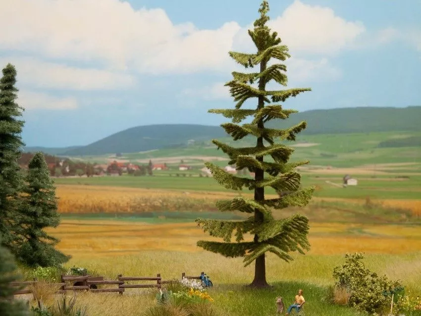 Spruce Tree, 18,5 cm high