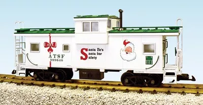 USA Trains R12131 Christmas/Santa Fe Extended Vision Caboose