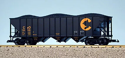 USA Trains R14013 Chessie 70 Ton 3 Bay Coal Hoppers