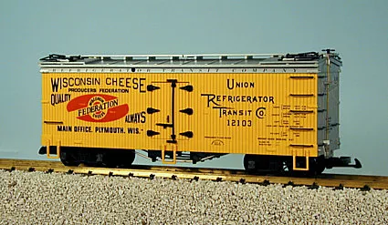 USA Trains R16313 Wisconsin Cheese - Yellow/Silver