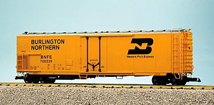 USA Trains R16704 Burlington Northern (yellow) 50 Ft. Refer