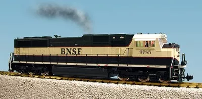 USA Trains R22614 SD70 MAC Diesel, BNSF, Green/Cream