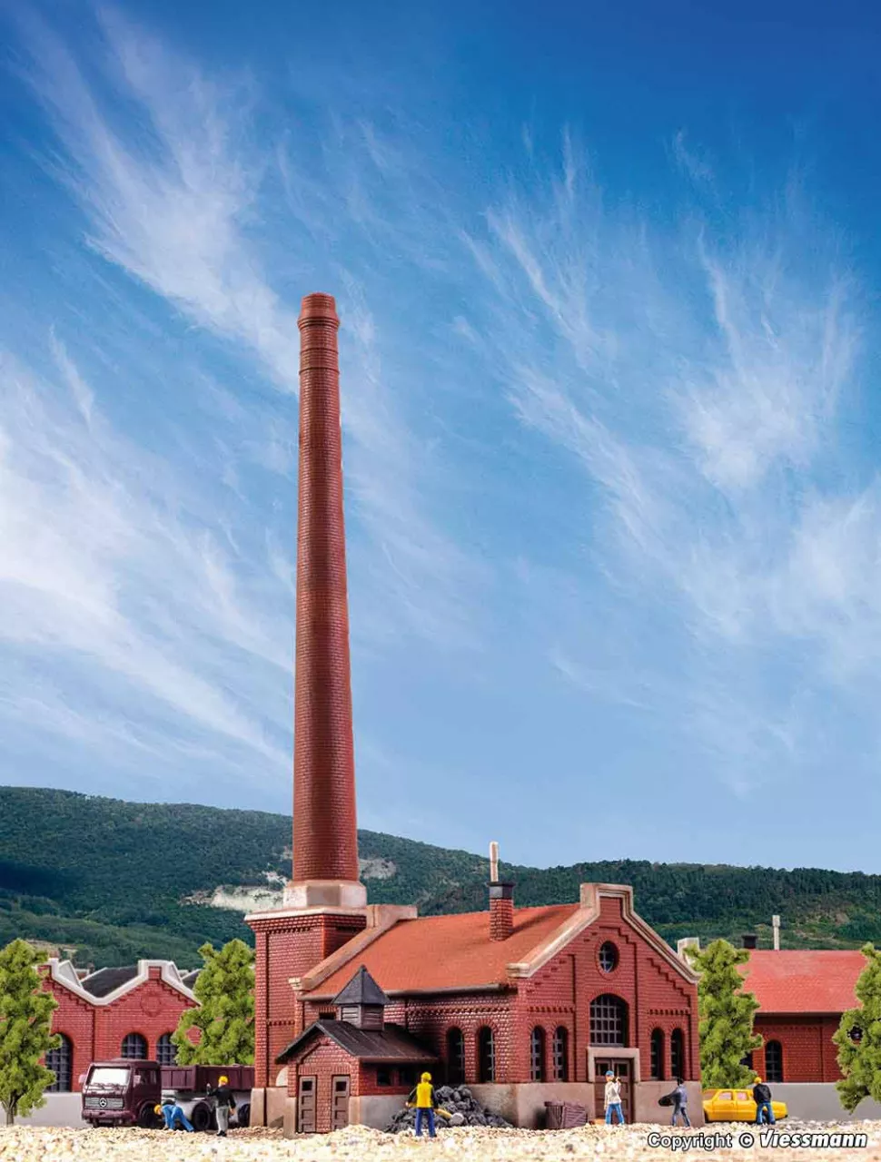 Z Boiler house with chimneyL 7.3 x W 6.1 x H 15 cm